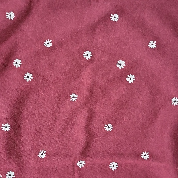 NWT! Burgundy Floral Sweatshirt! Size Small! - Picture 8 of 8